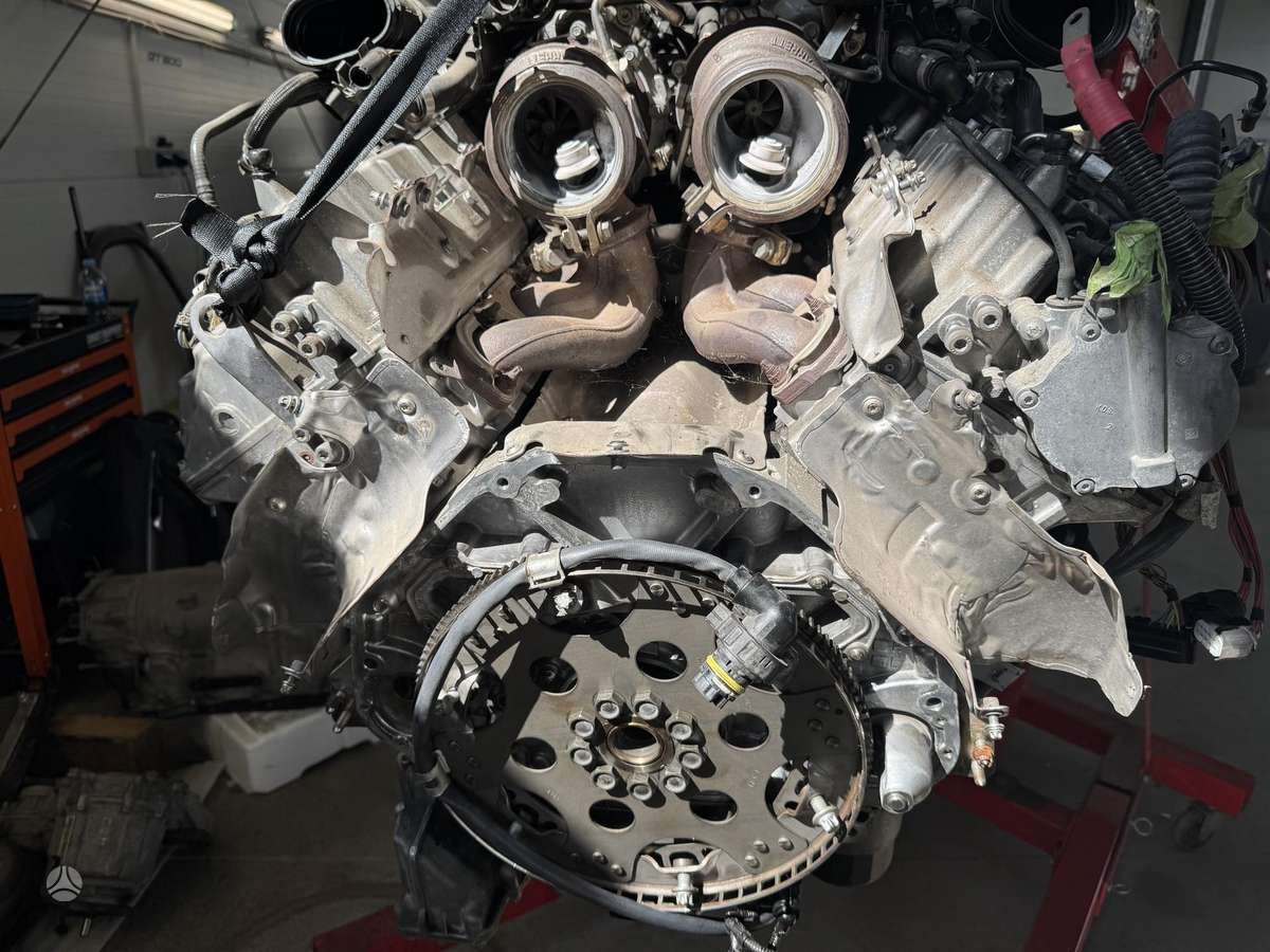 BMW 550 engine parts