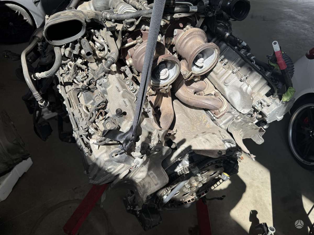 BMW 550 engine parts