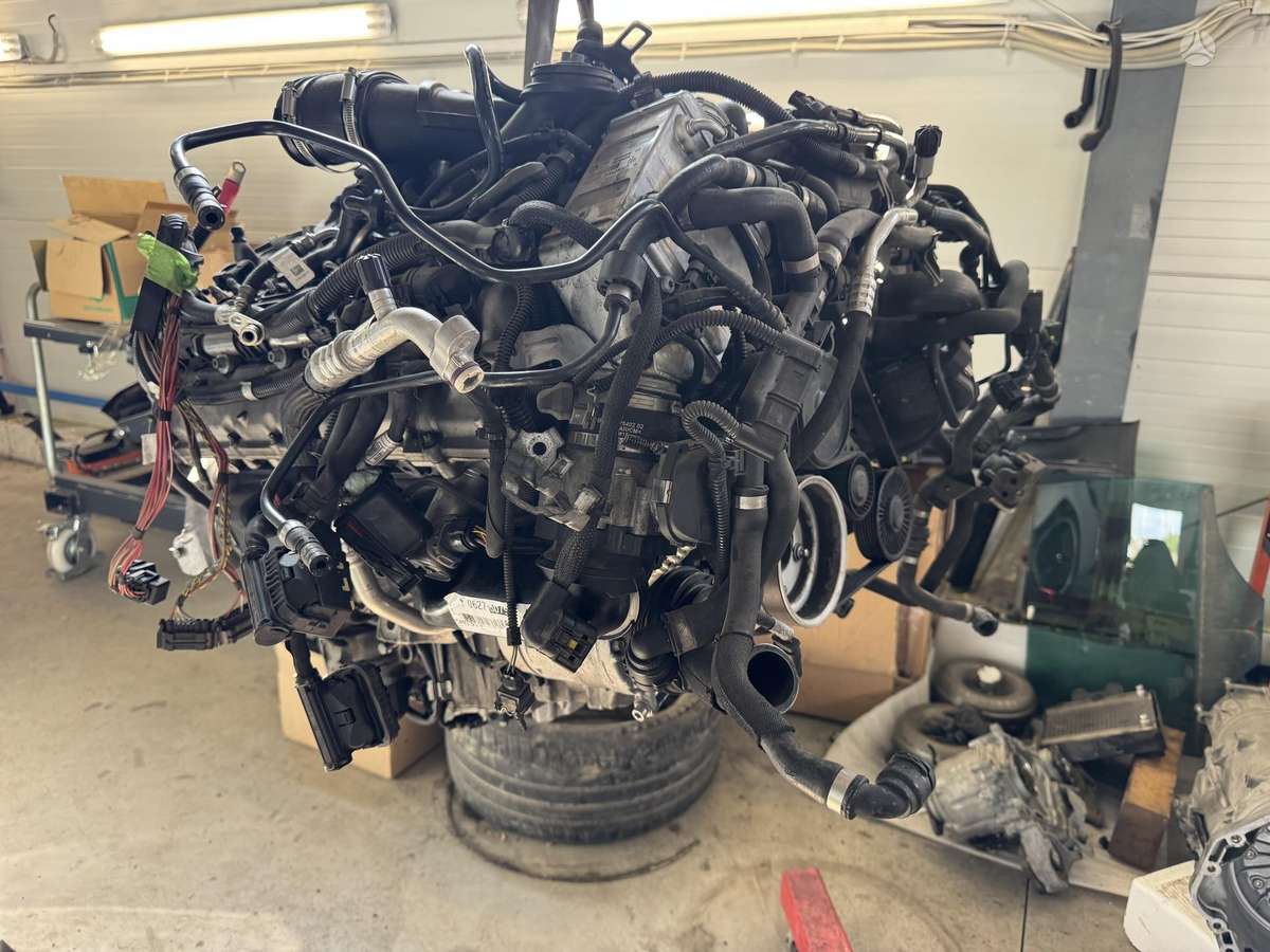 BMW 550 engine parts