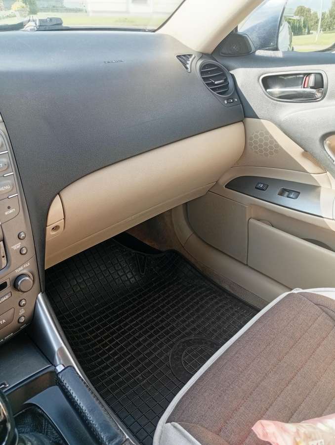 Lexus IS 220, 2.2 l., Седан