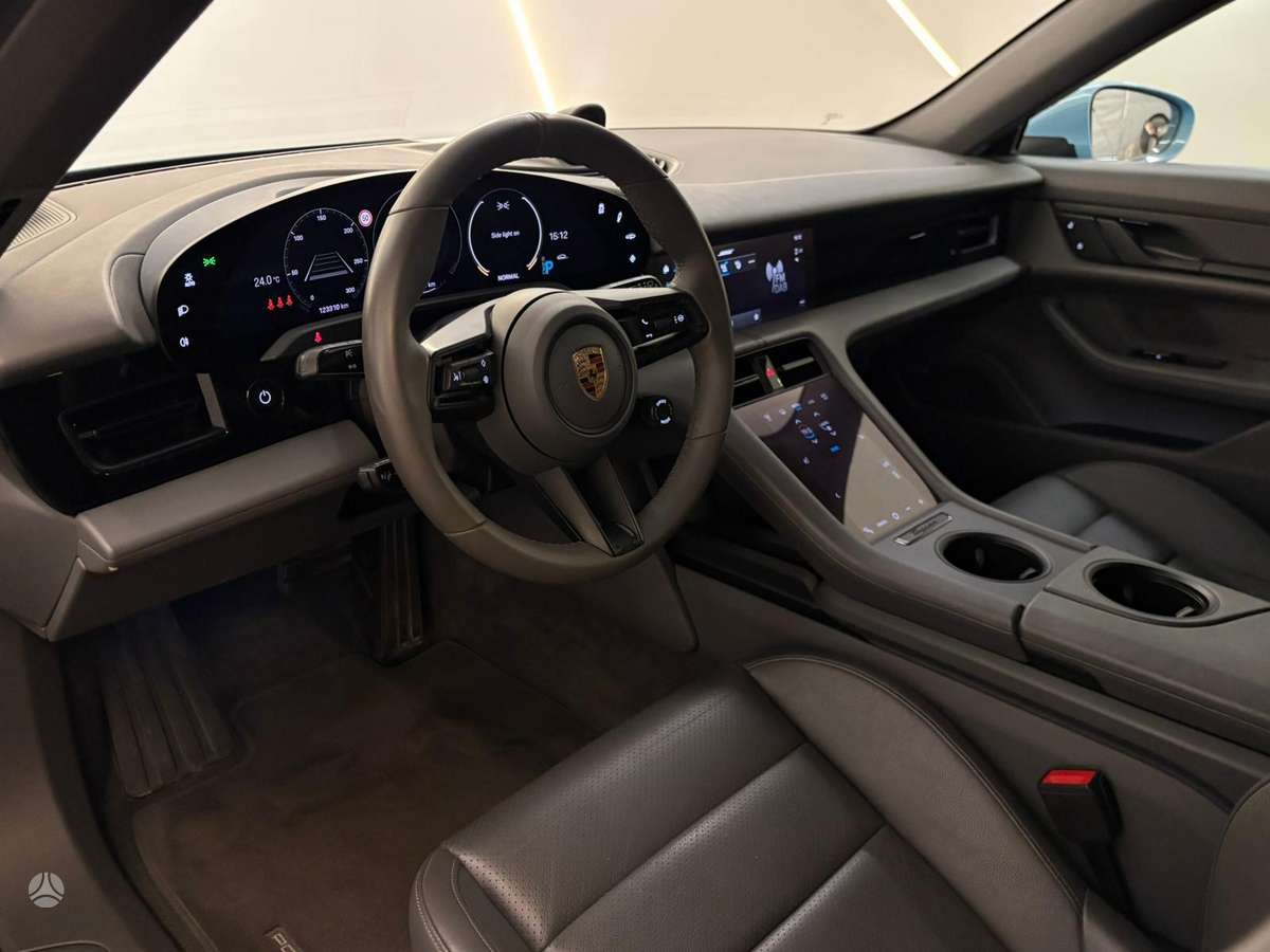 Porsche Taycan - 2