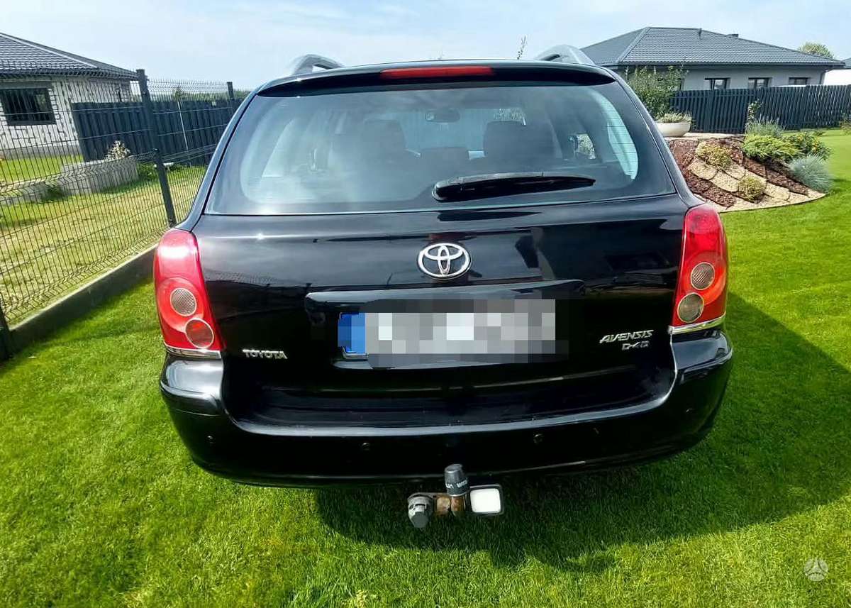 Toyota Avensis - 2