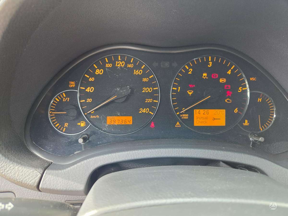 Toyota Avensis - 5