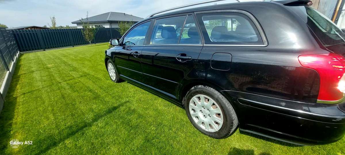 Toyota Avensis - 8