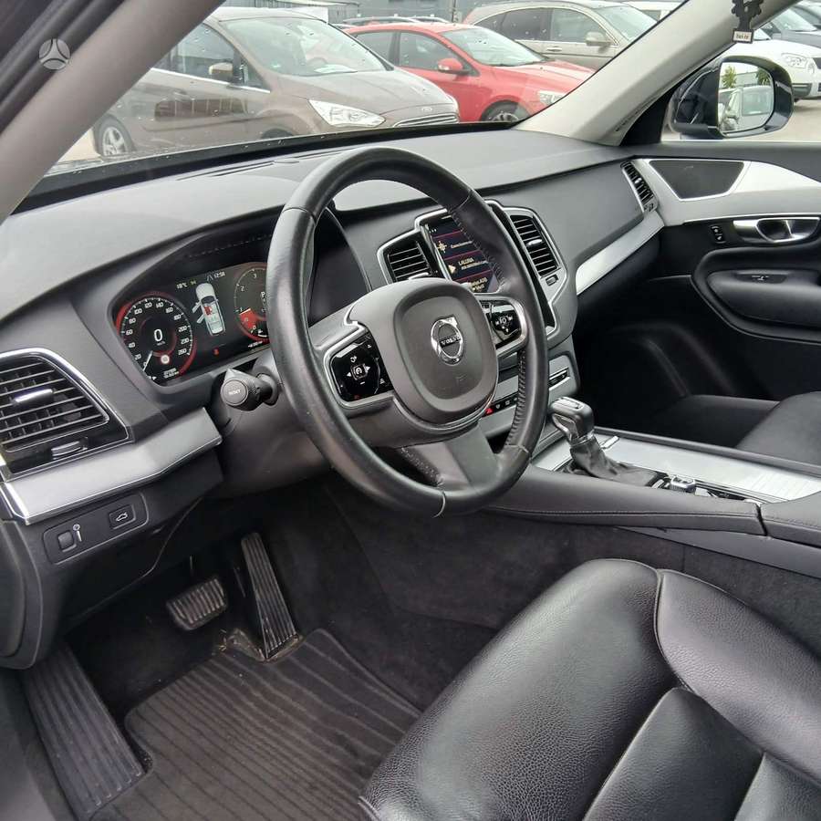 Volvo XC90 - 10
