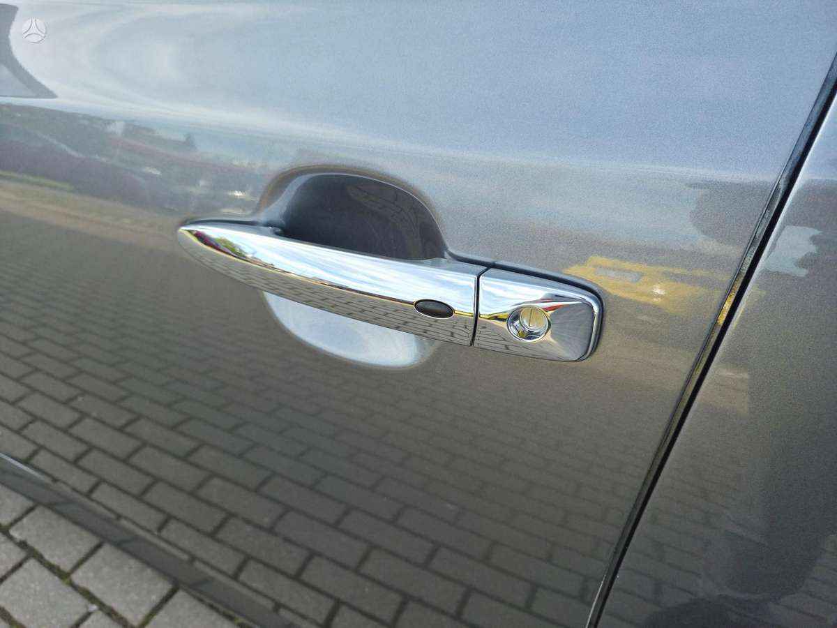 Nissan Leaf, hatchback