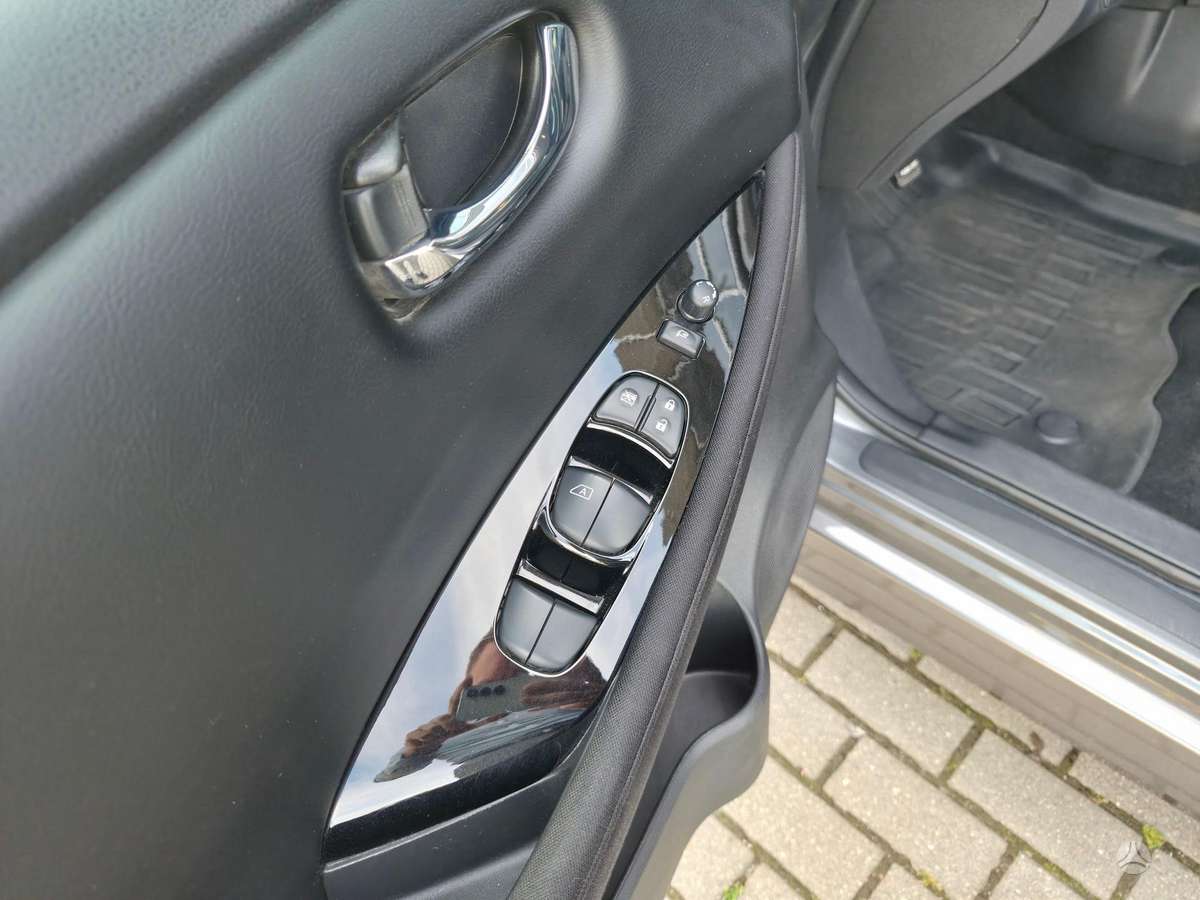 Nissan Leaf, hečbekas