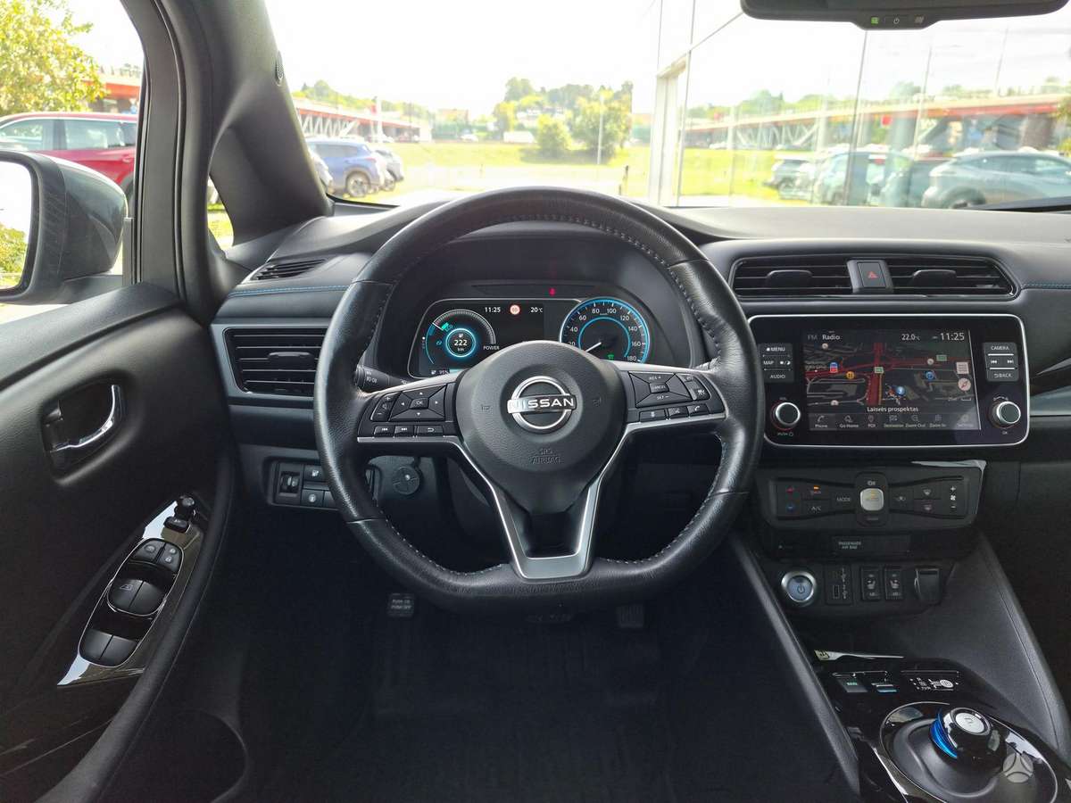 Nissan Leaf, hatchback