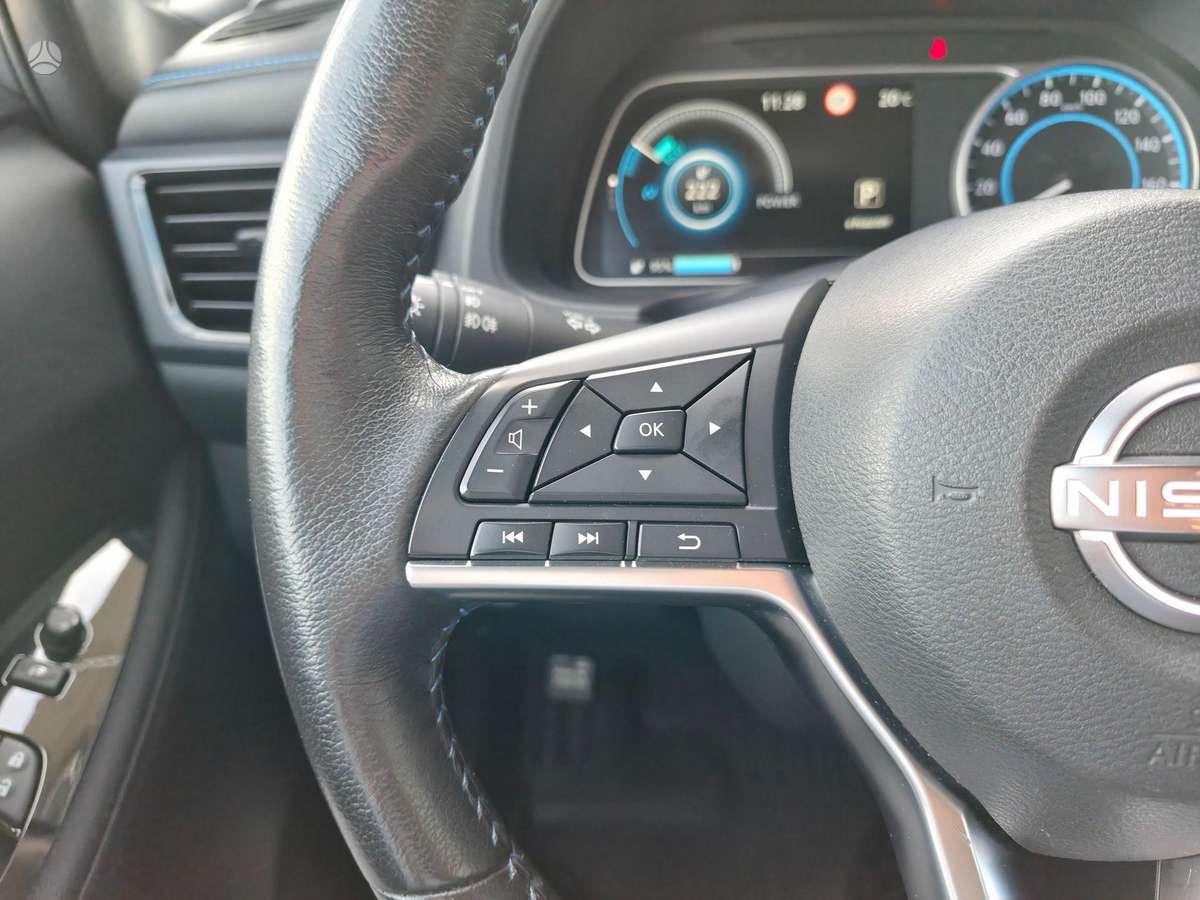 Nissan Leaf, hatchback