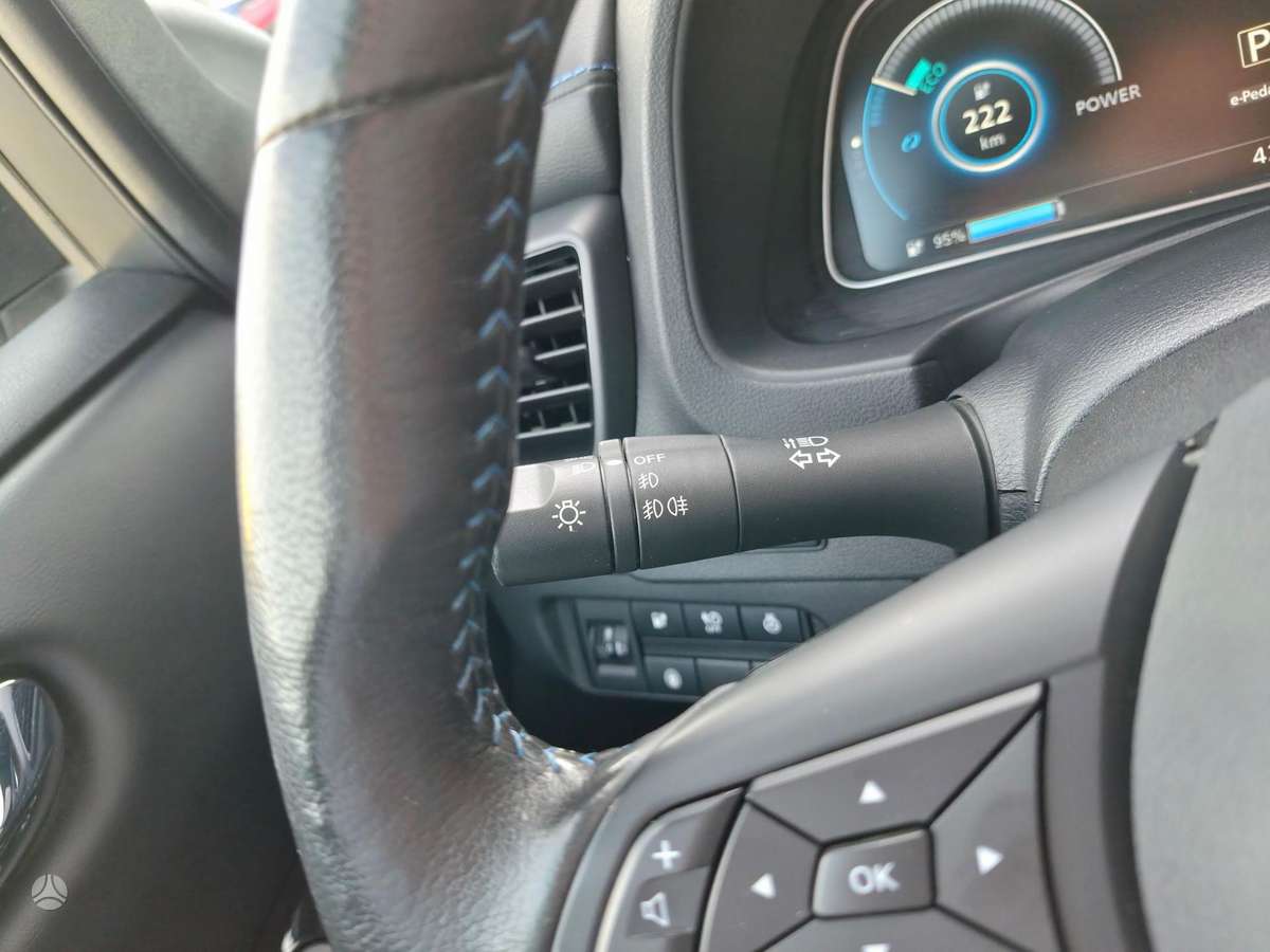 Nissan Leaf, hatchback