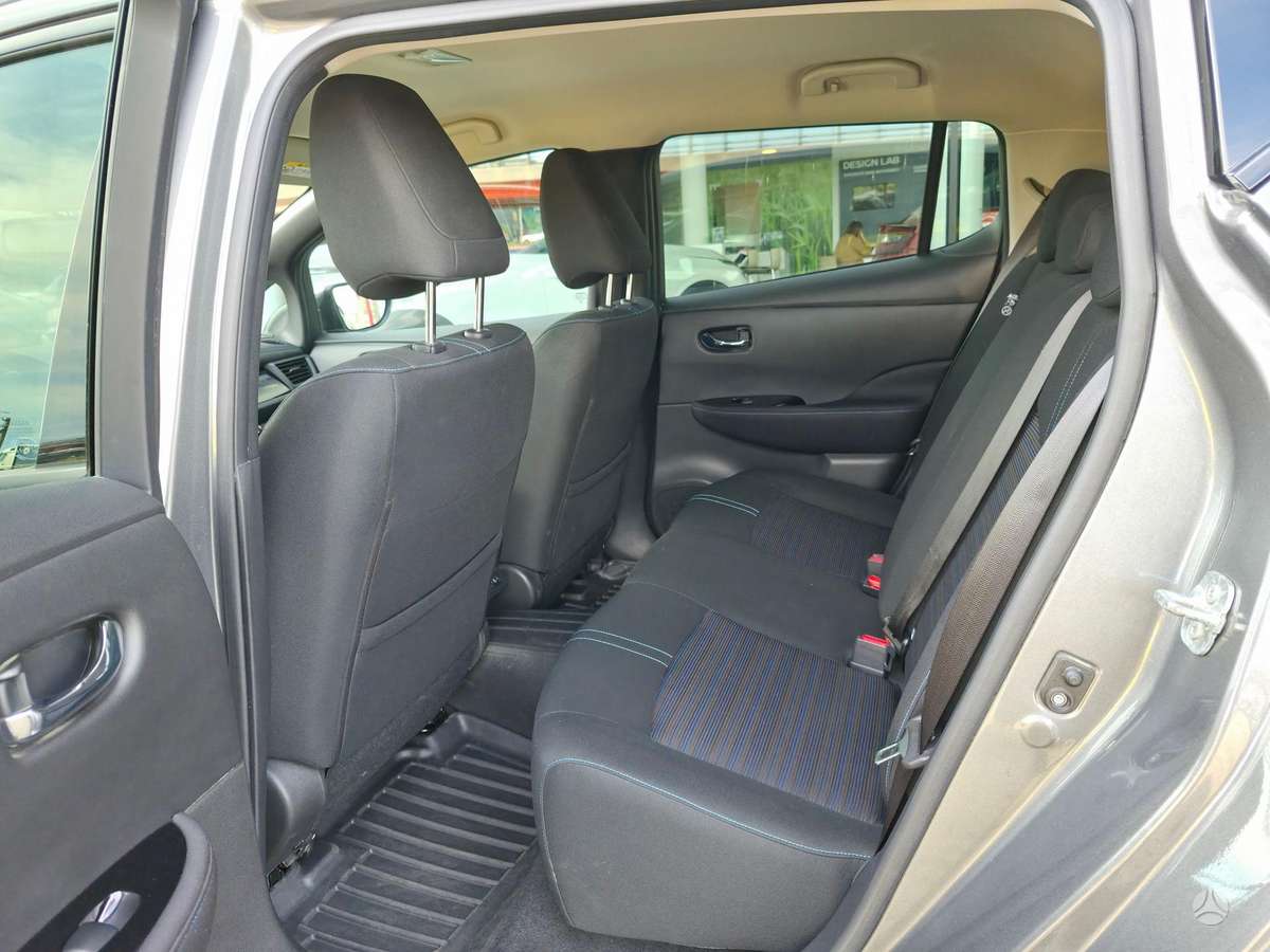 Nissan Leaf, hečbekas
