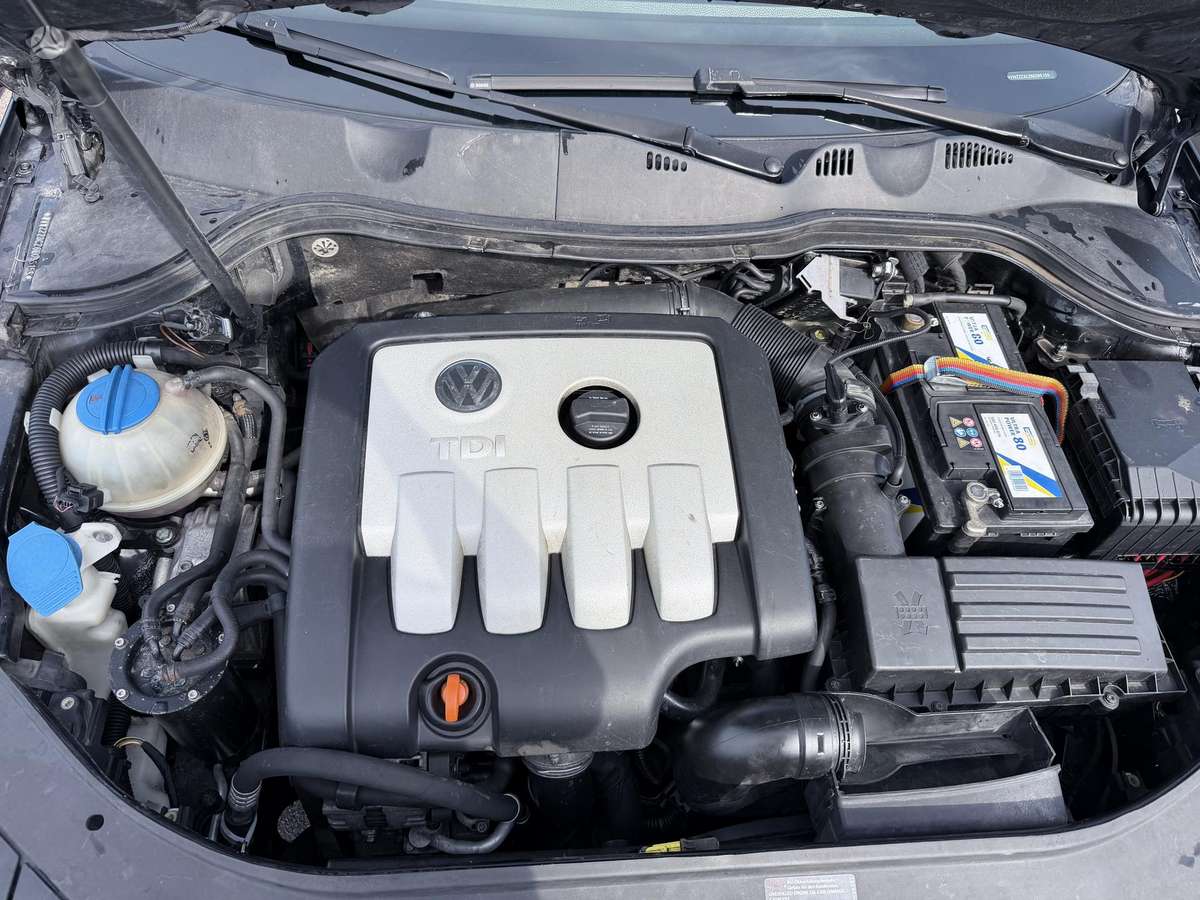 Volkswagen Passat - 11