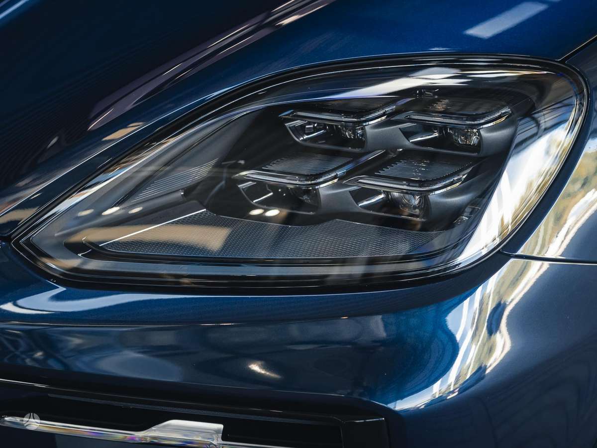 Porsche Cayenne - 10