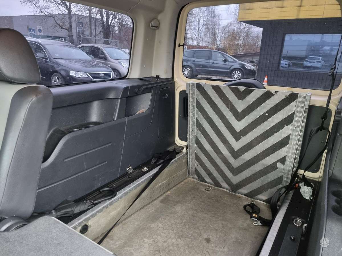 Volkswagen Caddy Maxi - 6