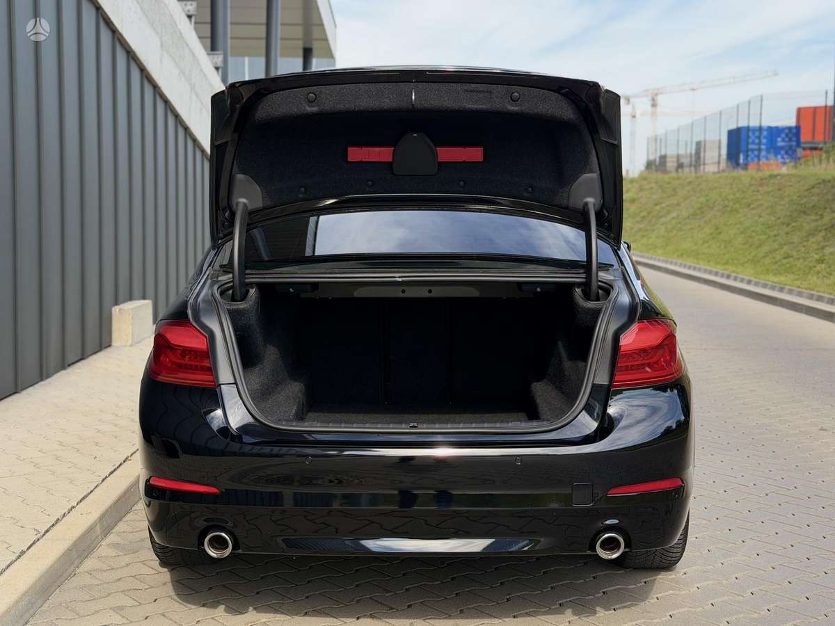 BMW 520, 2.0 l., Седан