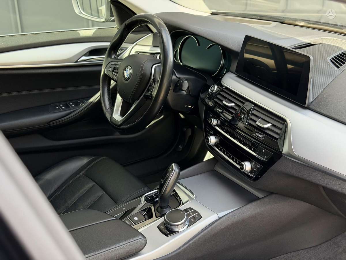BMW 520, 2.0 l., Седан