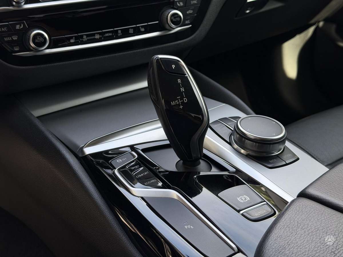 BMW 520, 2.0 l., Седан