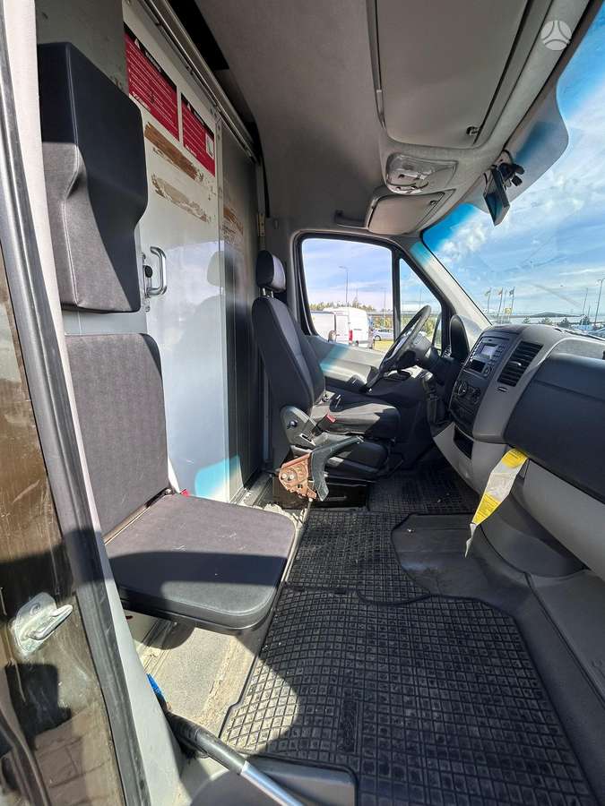 Volkswagen Crafter - 2