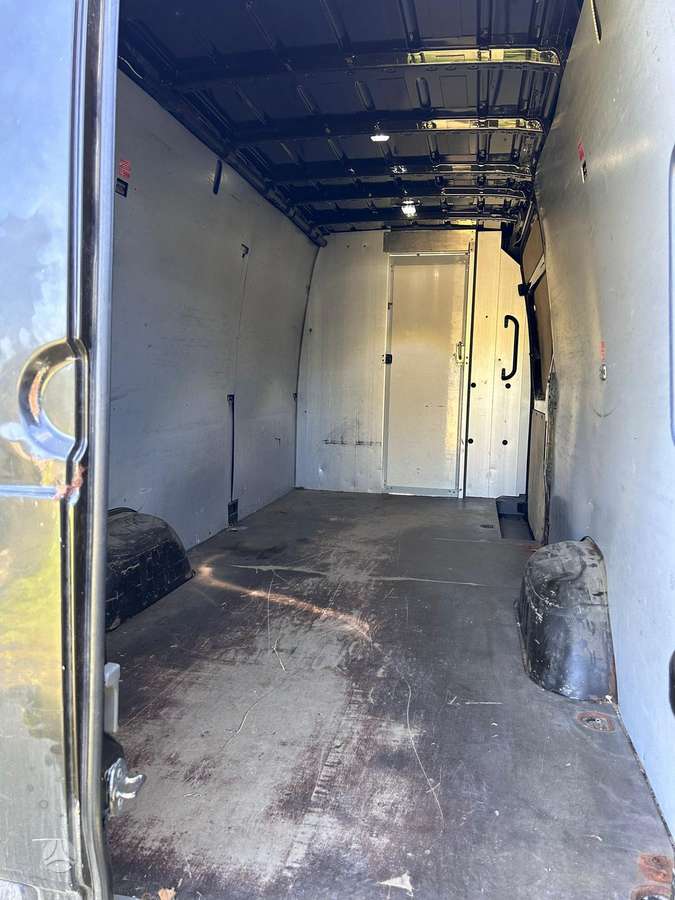 Volkswagen Crafter - 4