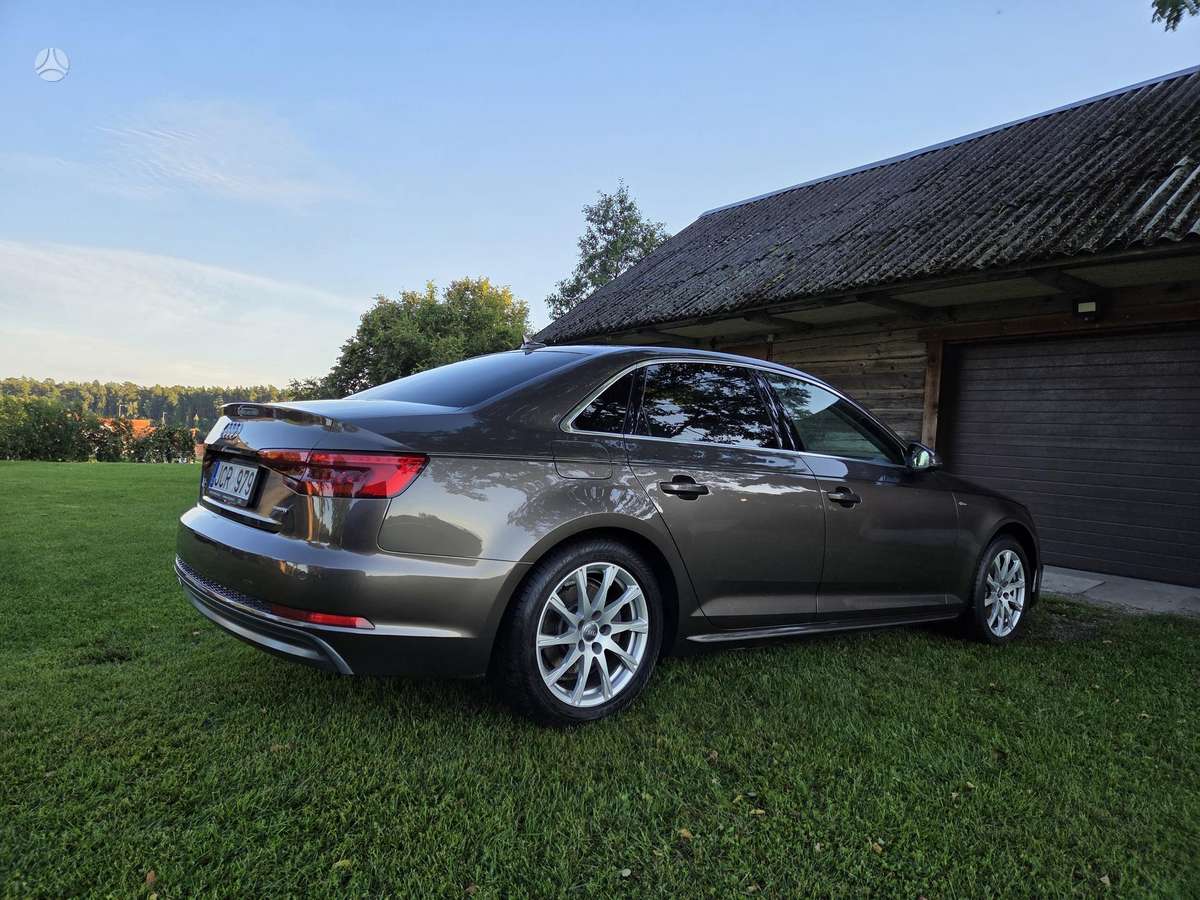 Audi A4, 2.0 l., Седан