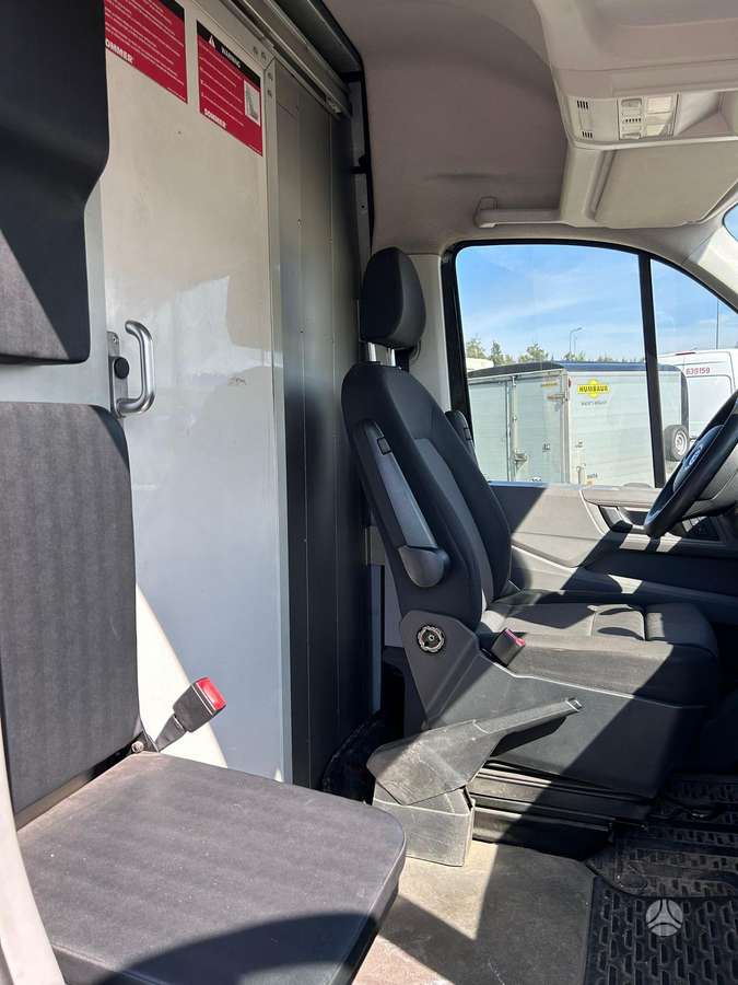 Volkswagen Crafter - 2