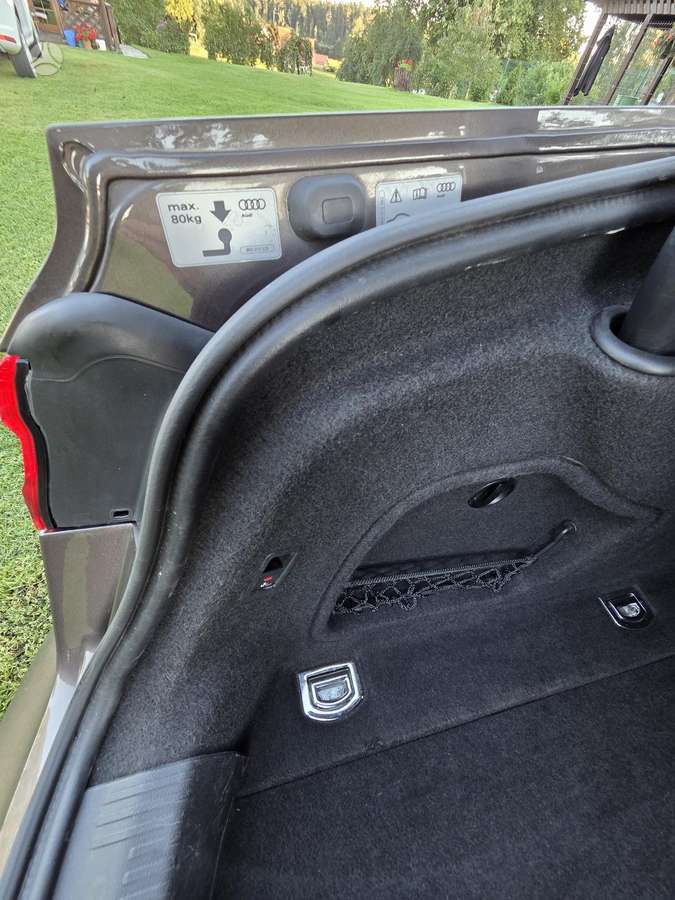 Audi A4, 2.0 l., Седан