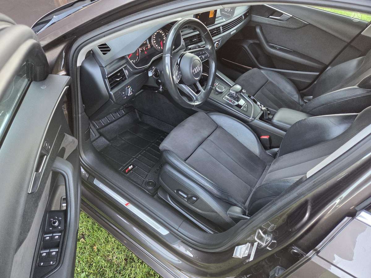 Audi A4, 2.0 l., Седан