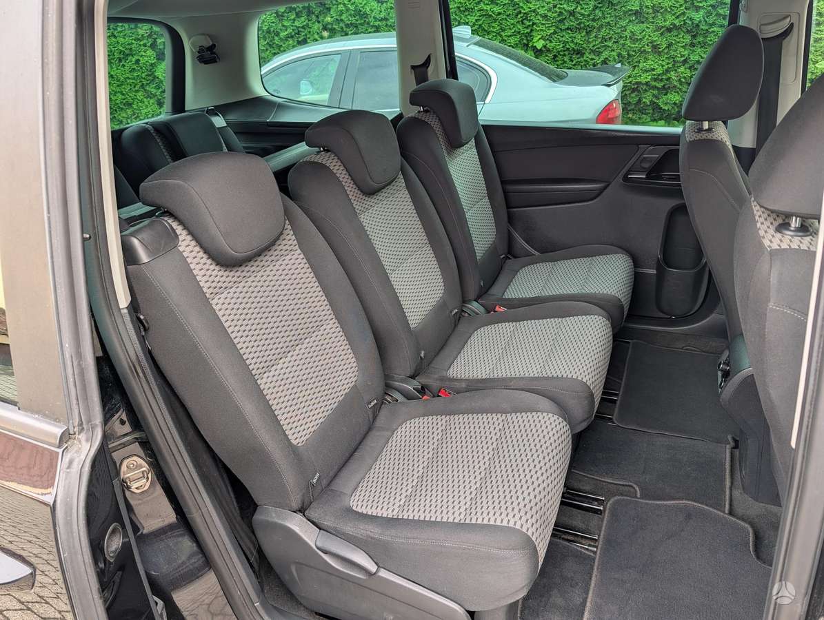 Volkswagen Sharan - 11
