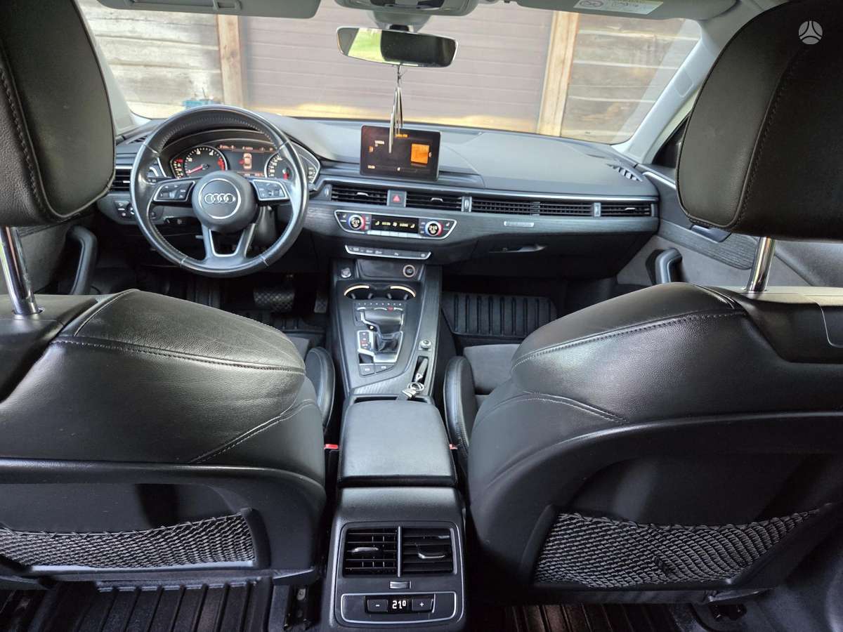 Audi A4, 2.0 l., Седан