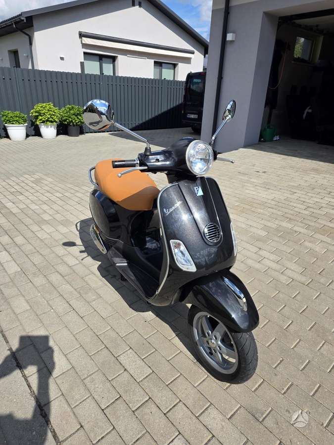 Piaggio Vespa 50cc, scooters / mopeds