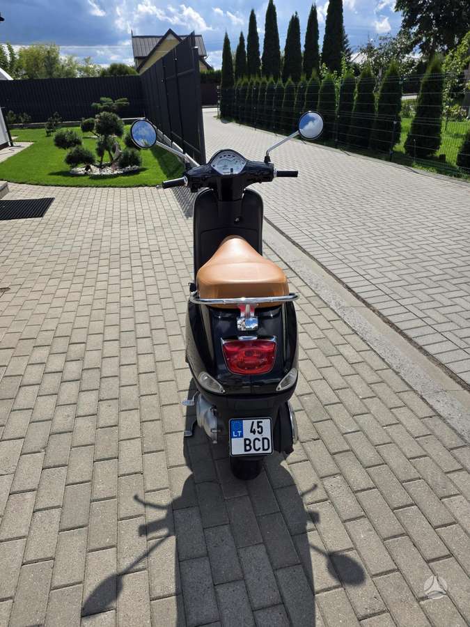 Piaggio Vespa 50cc, мотороллеры / мопеды
