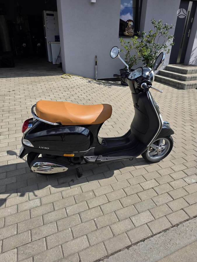 Piaggio Vespa 50cc, scooters / mopeds