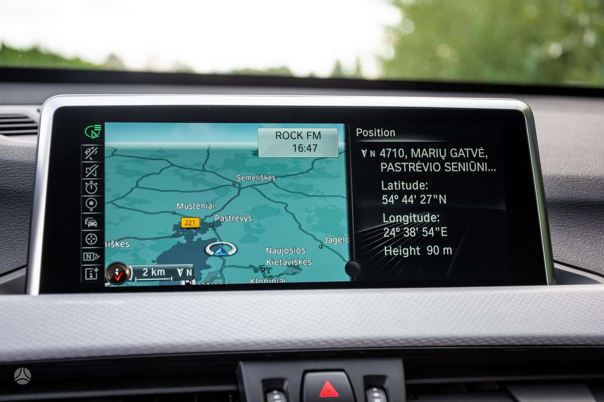 BMW X1, 2.0 l., off-road / crossover