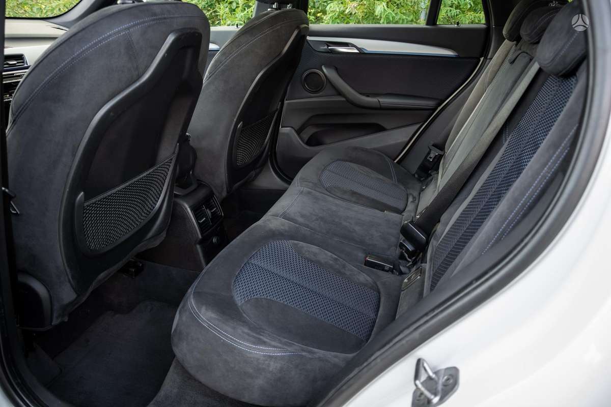 BMW X1, 2.0 l., off-road / crossover