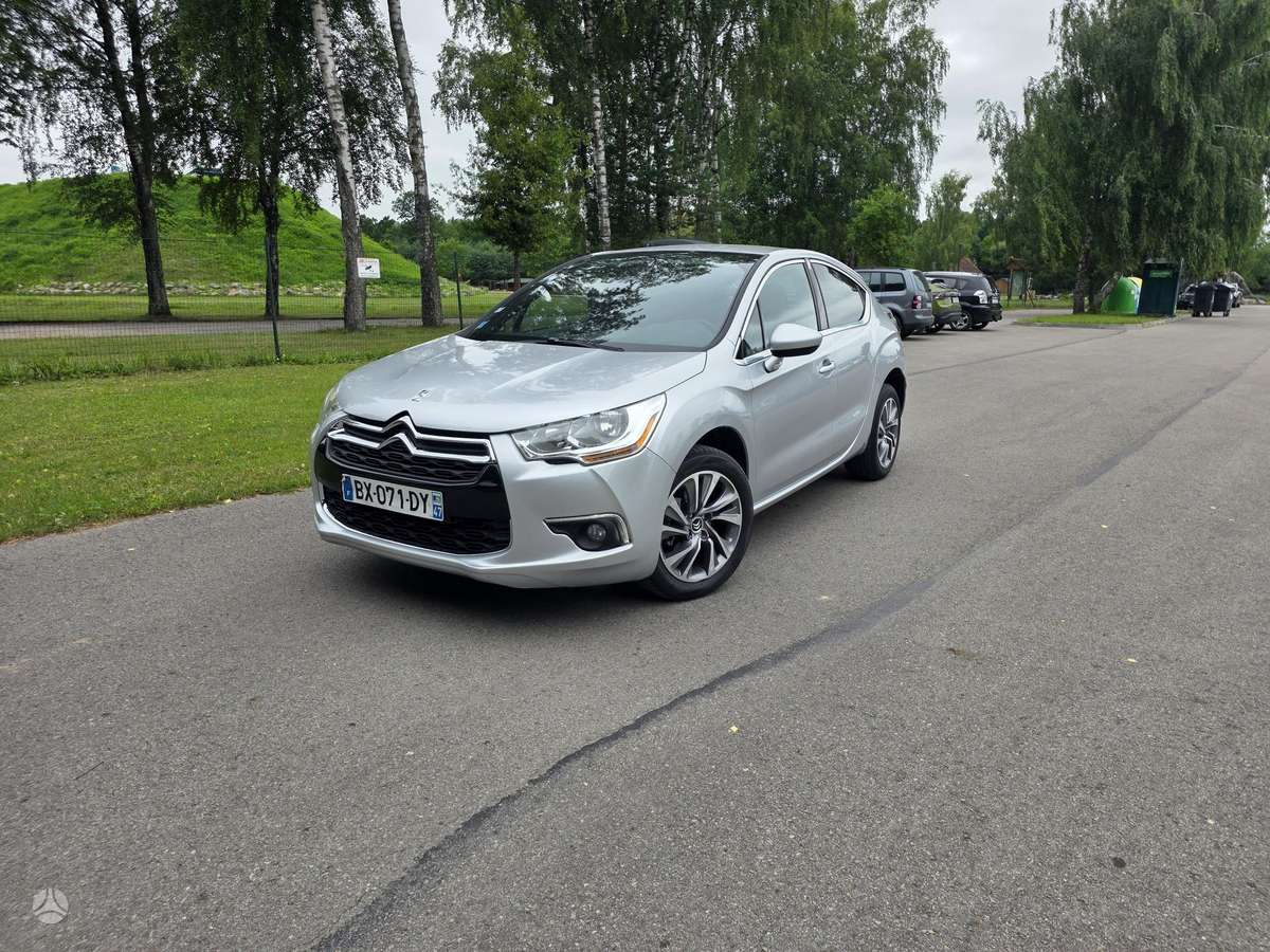 Citroen DS4, 1.6 l., hatchback