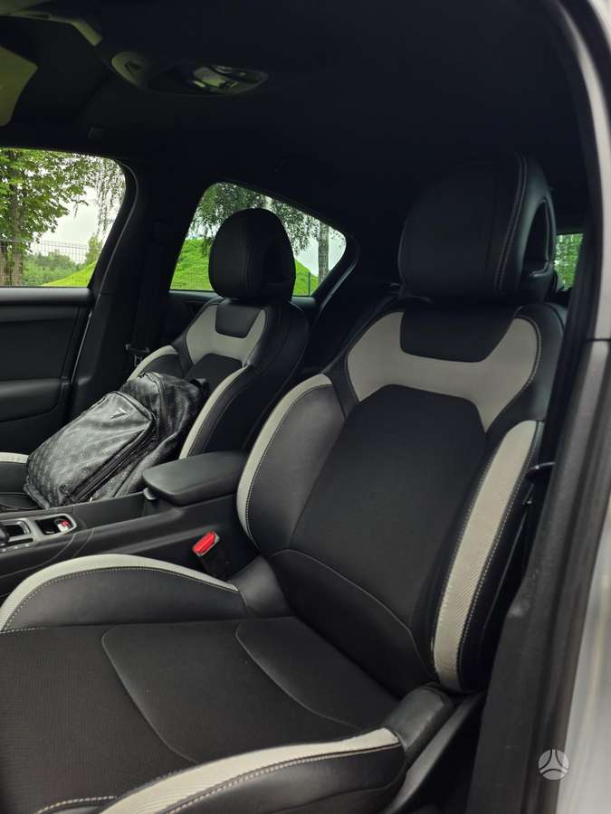 Citroen DS4, 1.6 l., hatchback