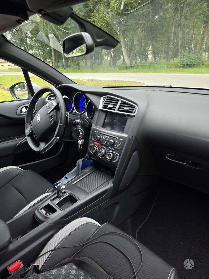 Citroen DS4, 1.6 l., hatchback