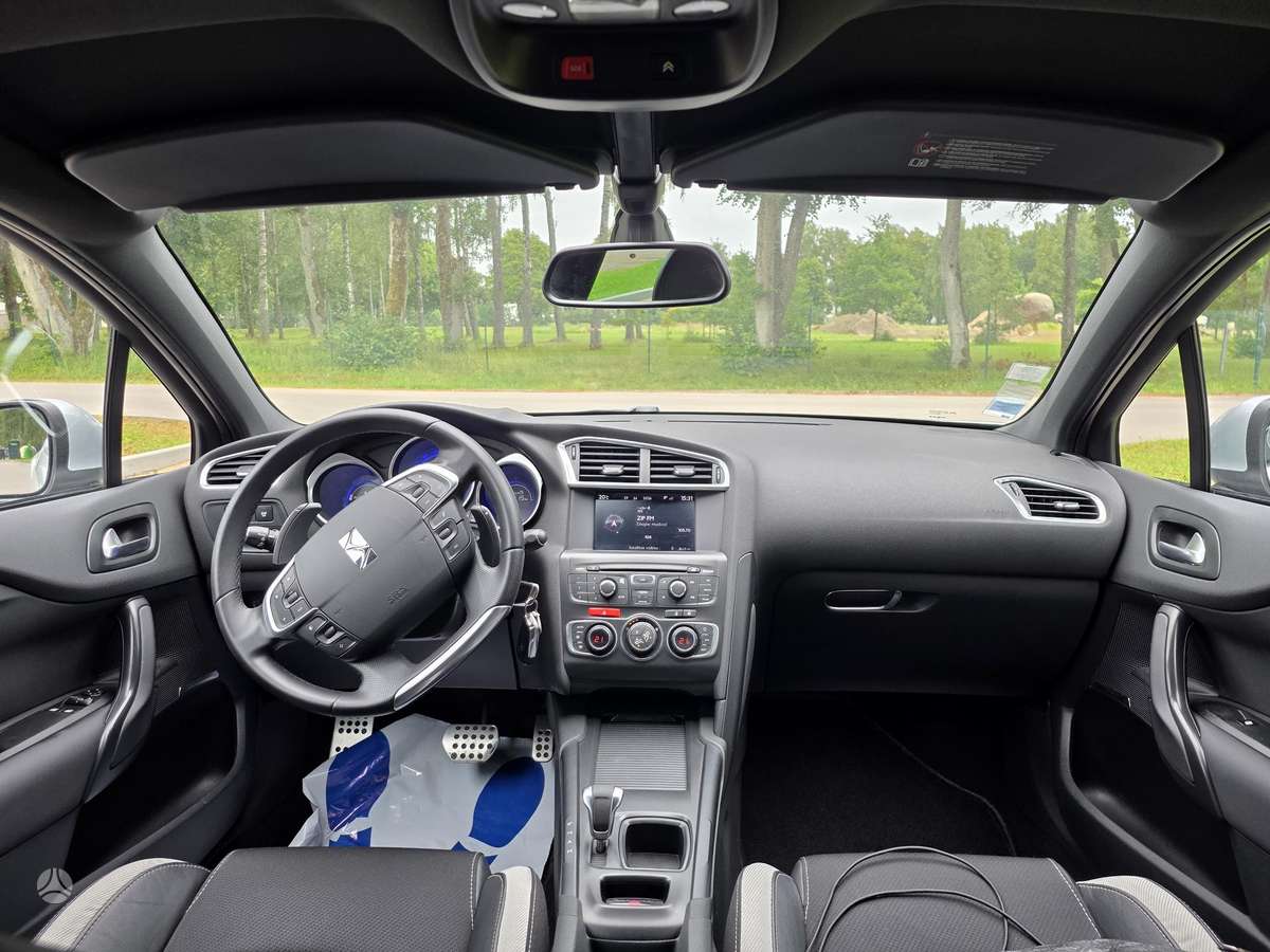 Citroen DS4, 1.6 l., hatchback