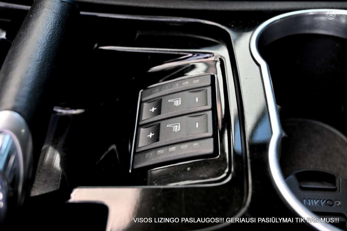 Ford S-MAX 2010 — photo 21