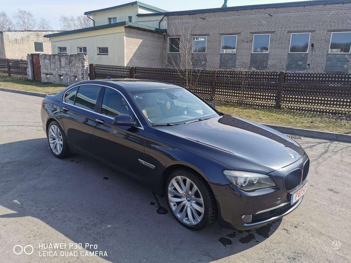 BMW 740, 3.0 l., Седан