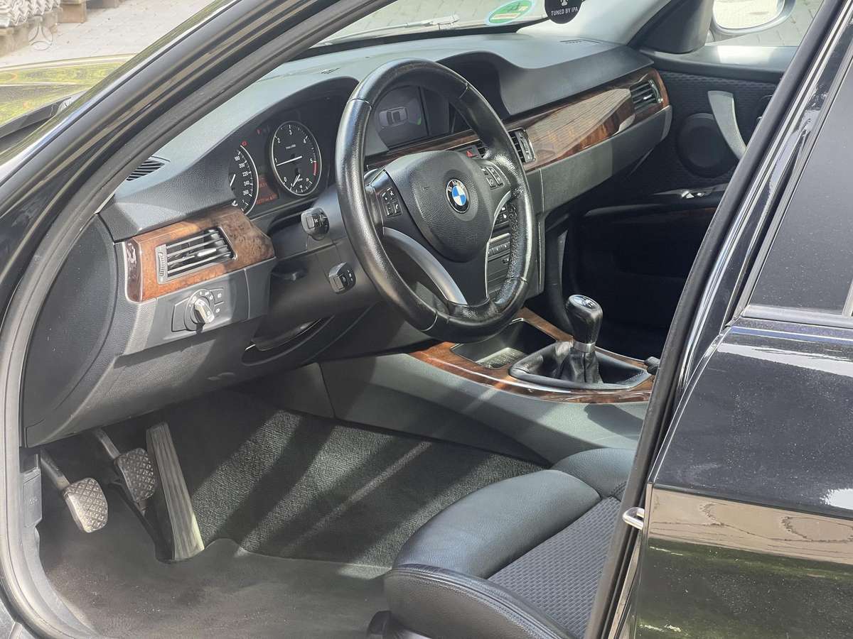 BMW 320, 2.0 l., wagon