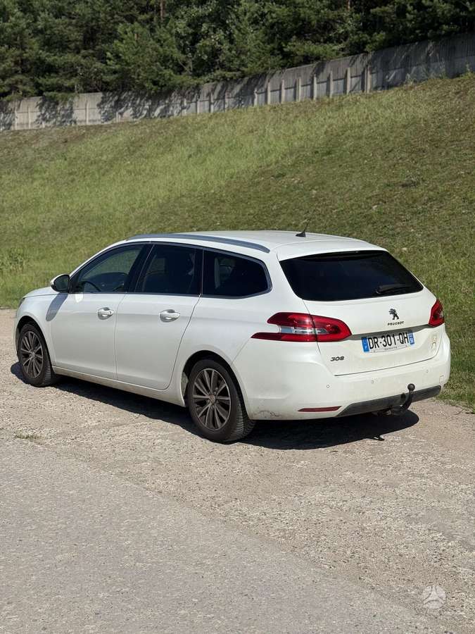 Peugeot 308, 1.2 l., Универсал