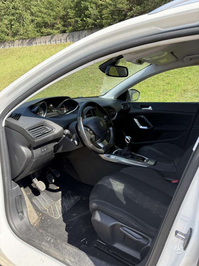 Peugeot 308, 1.2 l., Универсал