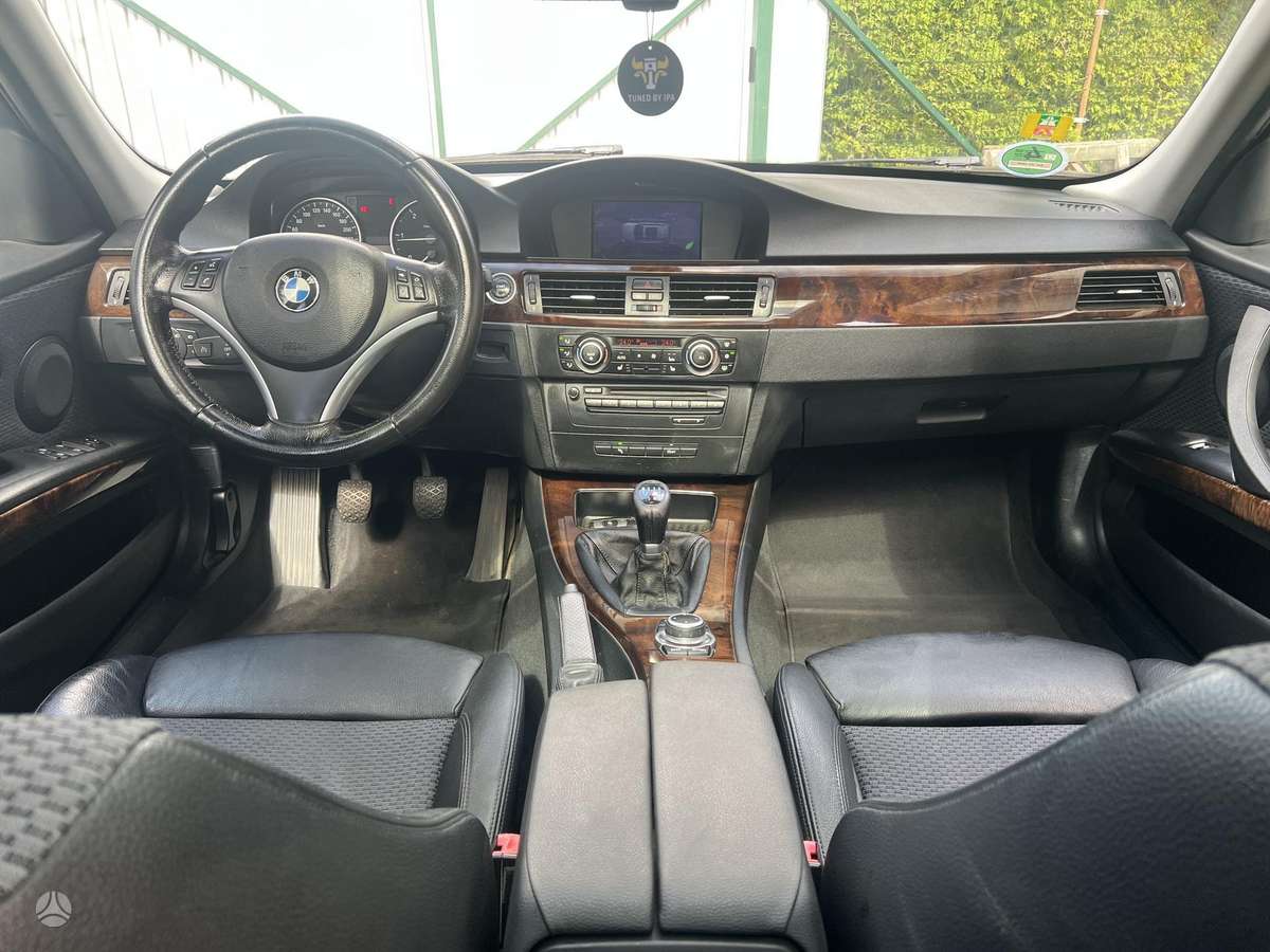 BMW 320, 2.0 l., wagon