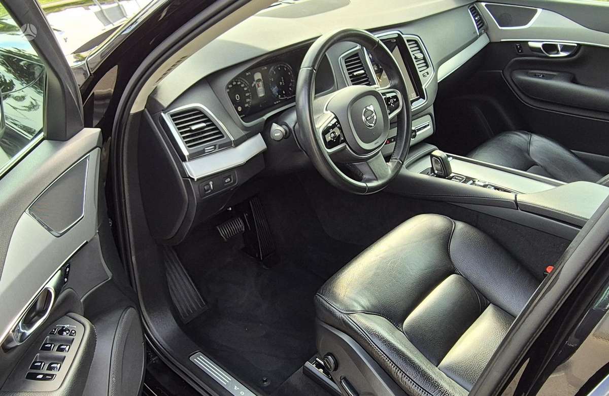 Volvo XC90 - 9