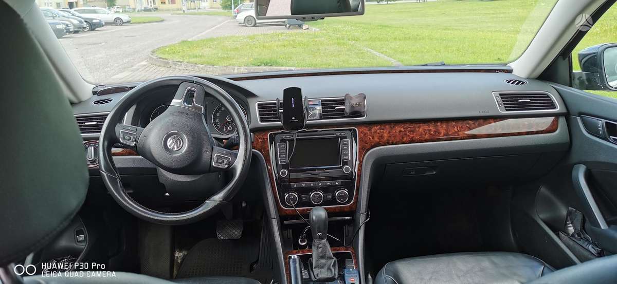 Volkswagen Passat - 2