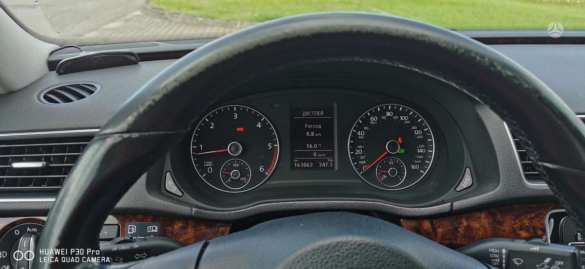 Volkswagen Passat - 4