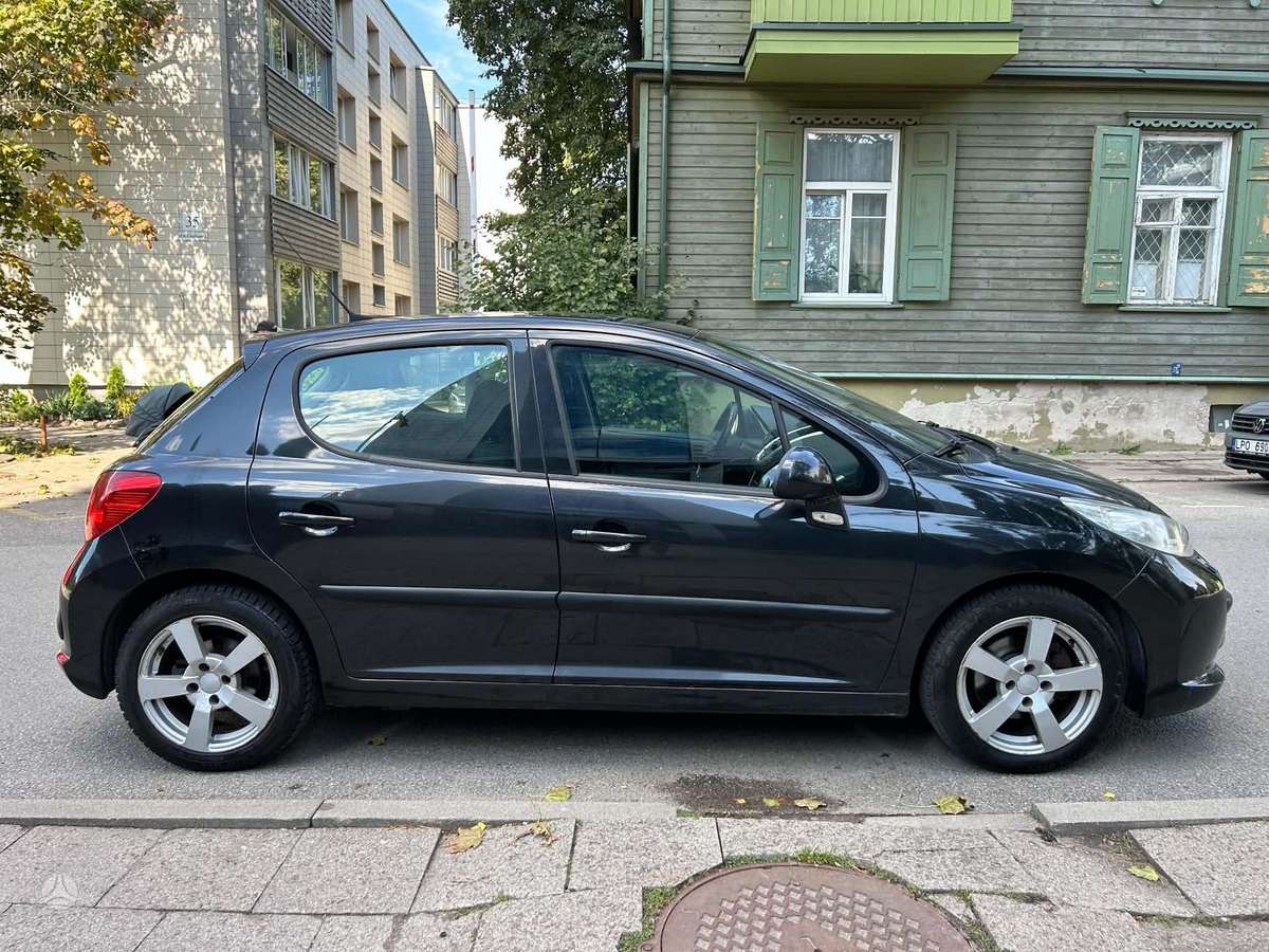 Peugeot 207, 1.6 l., hatchback
