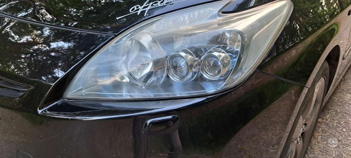 Toyota Prius - 5