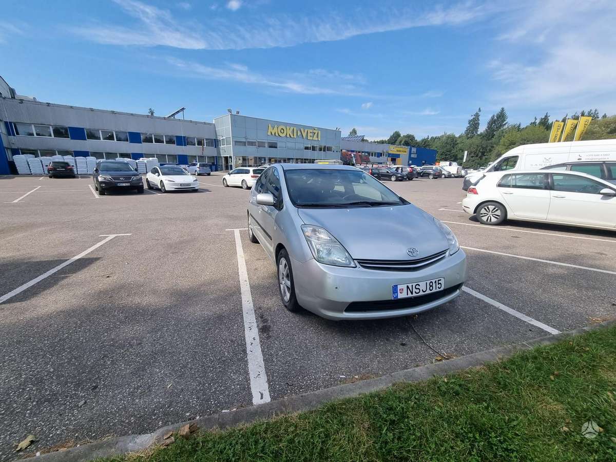 Toyota Prius - 3